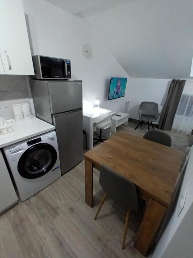 Old Town Studio Apartments Бая-Маре Экстерьер фото