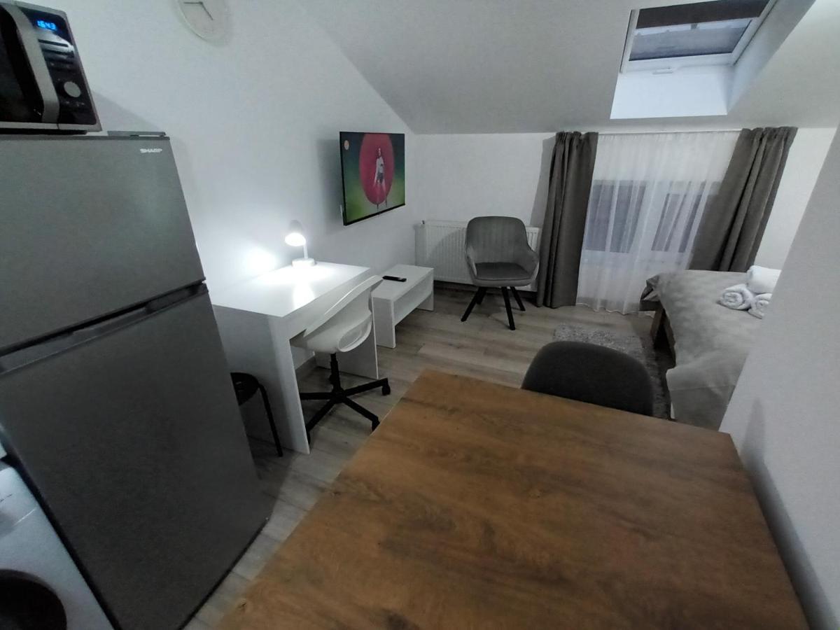 Old Town Studio Apartments Бая-Маре Экстерьер фото