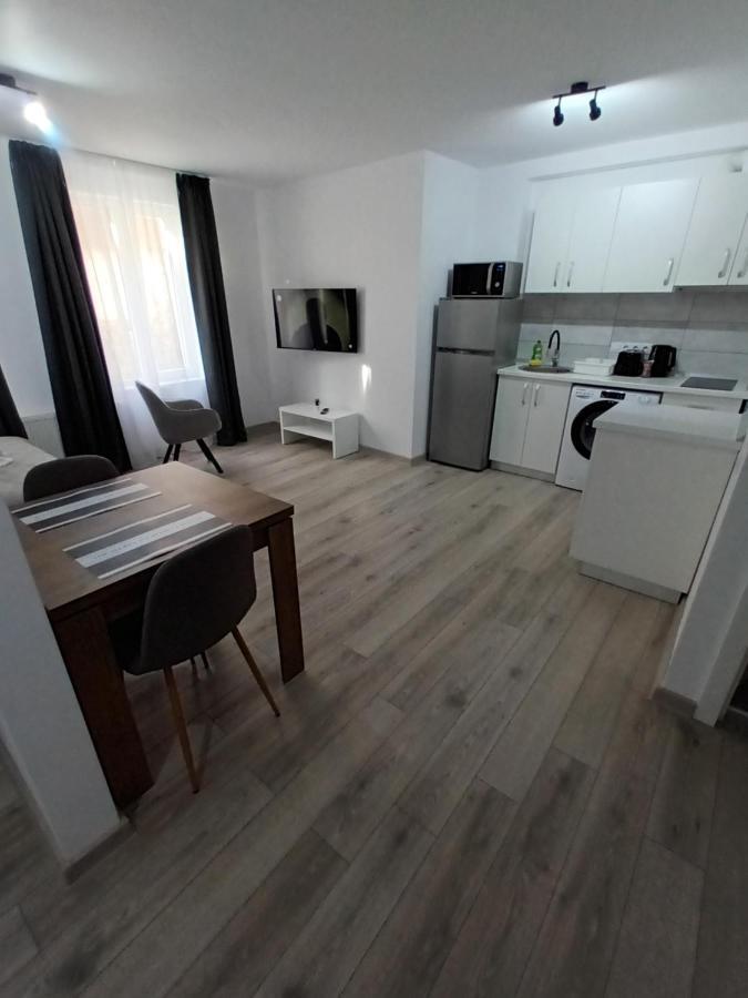 Old Town Studio Apartments Бая-Маре Экстерьер фото