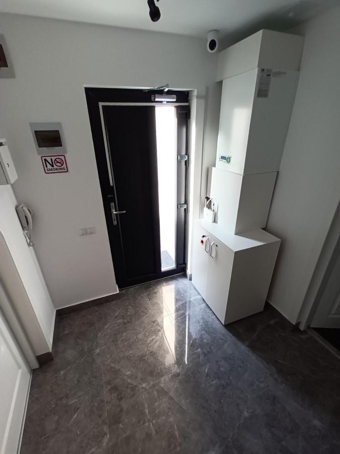 Old Town Studio Apartments Бая-Маре Экстерьер фото